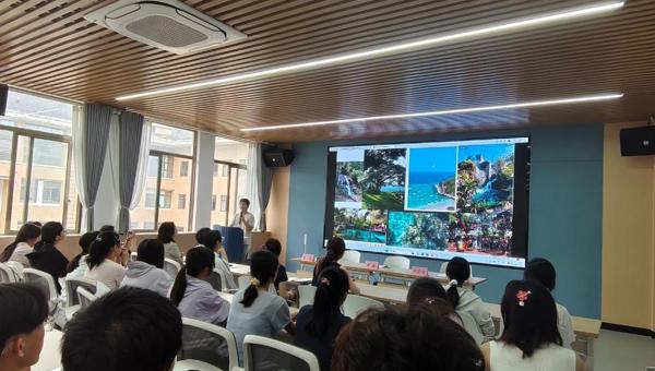 东盟人文学院2026级新生见面会暨开学第一课如期举行